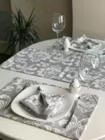 Běhoun na stůl KRÁLOVSKÝ ZNAK Běhoun na stůl KRÁLOVSKÝ ZNAK