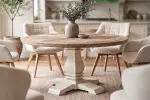 Kulatý jídelní stůl HAMPTONS 140 CM světle hnědý/krémový masiv borovice Kulatý jídelní stůl HAMPTONS 140 CM světle hnědý/krémový masiv borovice