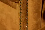 Pohovka CHESTERFIELD 3M 205 CM tmavě žlutá samet Pohovka CHESTERFIELD 3M 205 CM tmavě žlutá samet