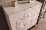 Vysoká komoda LION 3D 120 CM krémová masiv mango