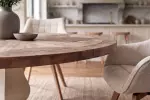 Kulatý jídelní stůl HAMPTONS 140 CM světle hnědý/krémový masiv borovice Kulatý jídelní stůl HAMPTONS 140 CM světle hnědý/krémový masiv borovice