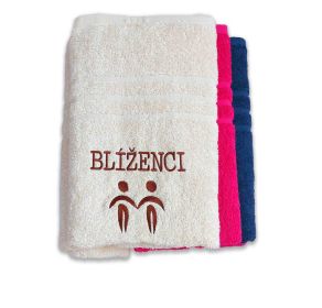 Osuška s vyšitým znamením zvěrokruhu „Blíženci 70x140 cm Barva: tmavě modrá Osuška s vyšitým znamením zvěrokruhu „Blíženci 70x140 cm Barva: tmavě modrá